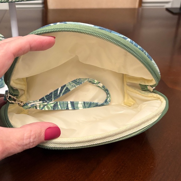 Tropical Leaf Print Women's Cosmetic Bag Set NWOT - Picture 2 of 4